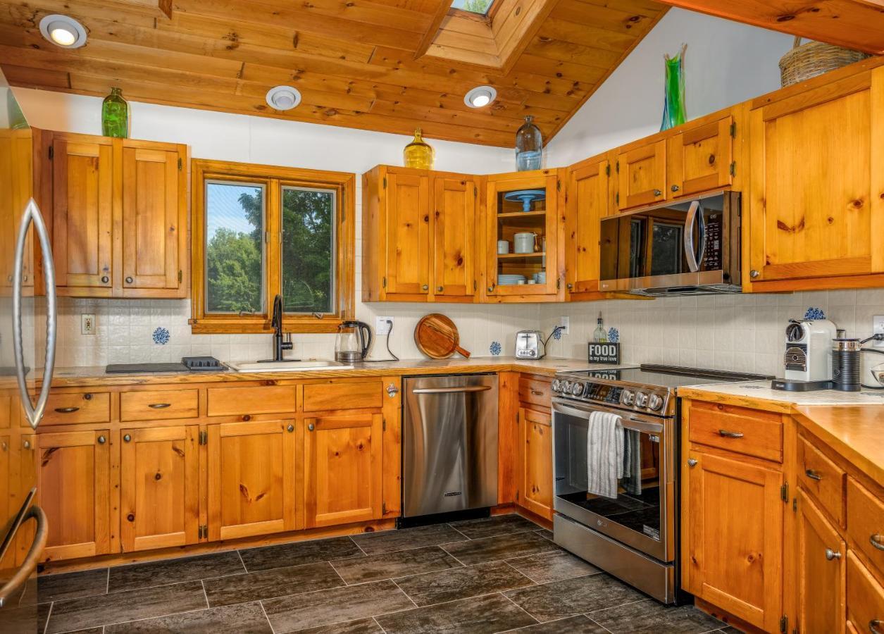 Mountain Blue Vista - Luxury Retreat Near Ski Resorts With Pond, Firepit And Hot Tub Windham Bagian luar foto