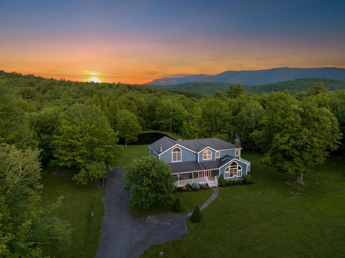 Mountain Blue Vista - Luxury Retreat Near Ski Resorts With Pond, Firepit And Hot Tub Windham Bagian luar foto